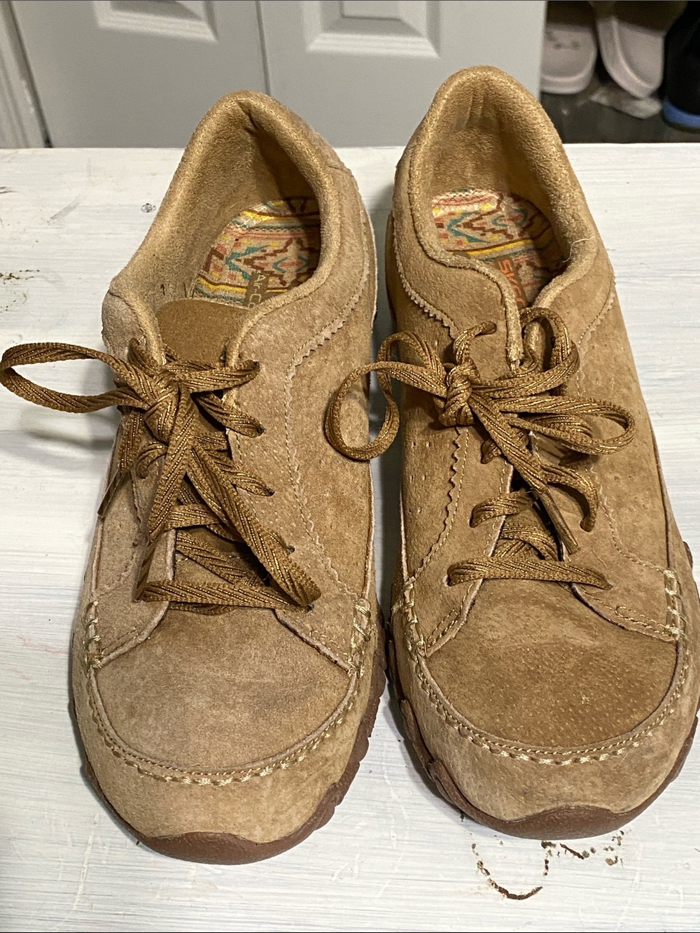 Skechers Relaxed fit Tan Suede Lace Up Shoes Women’s Size 7.5 - Picture 2 of 11